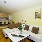 Mihanovic Only For Family Žrnovnica